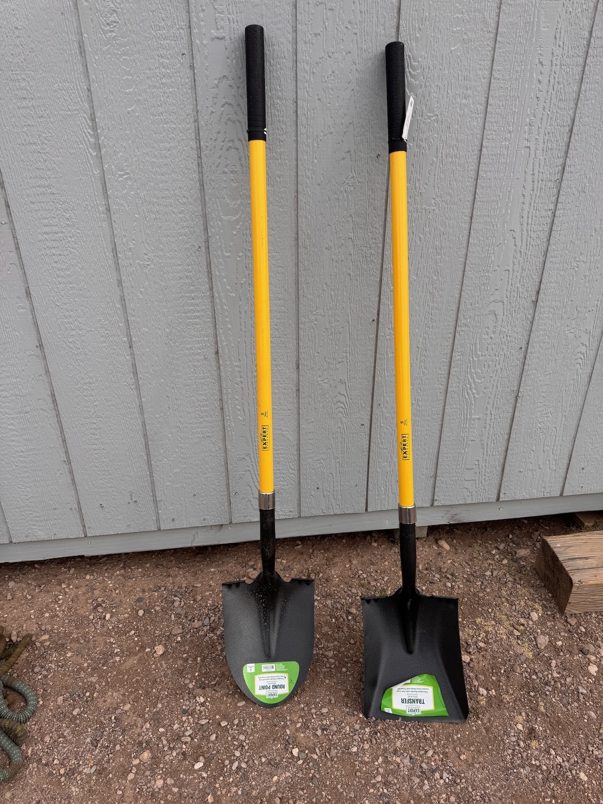 Photo of 2 cheap shovels