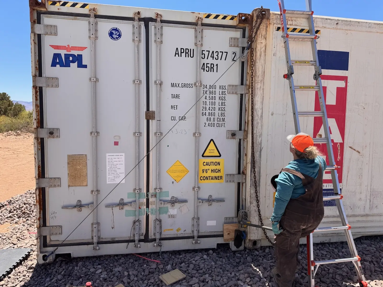 Cranking the containers together