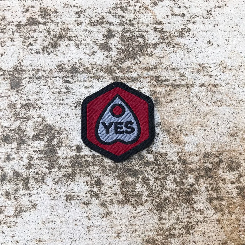Yes Plachette Spirit Badge